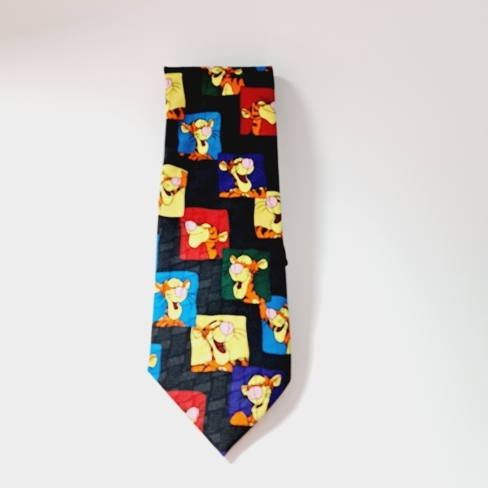 Disney Vintage Winnie‎ The Pooh Tigger Novelty Fun Tie